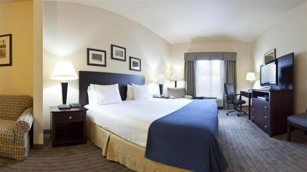 Holiday Inn Express Hotel & Suites Marshall By Ihg Exterior foto